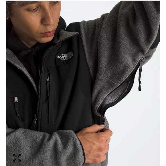 The North Face Denali Polartec Fleece Jacket - Picture 3 of 10